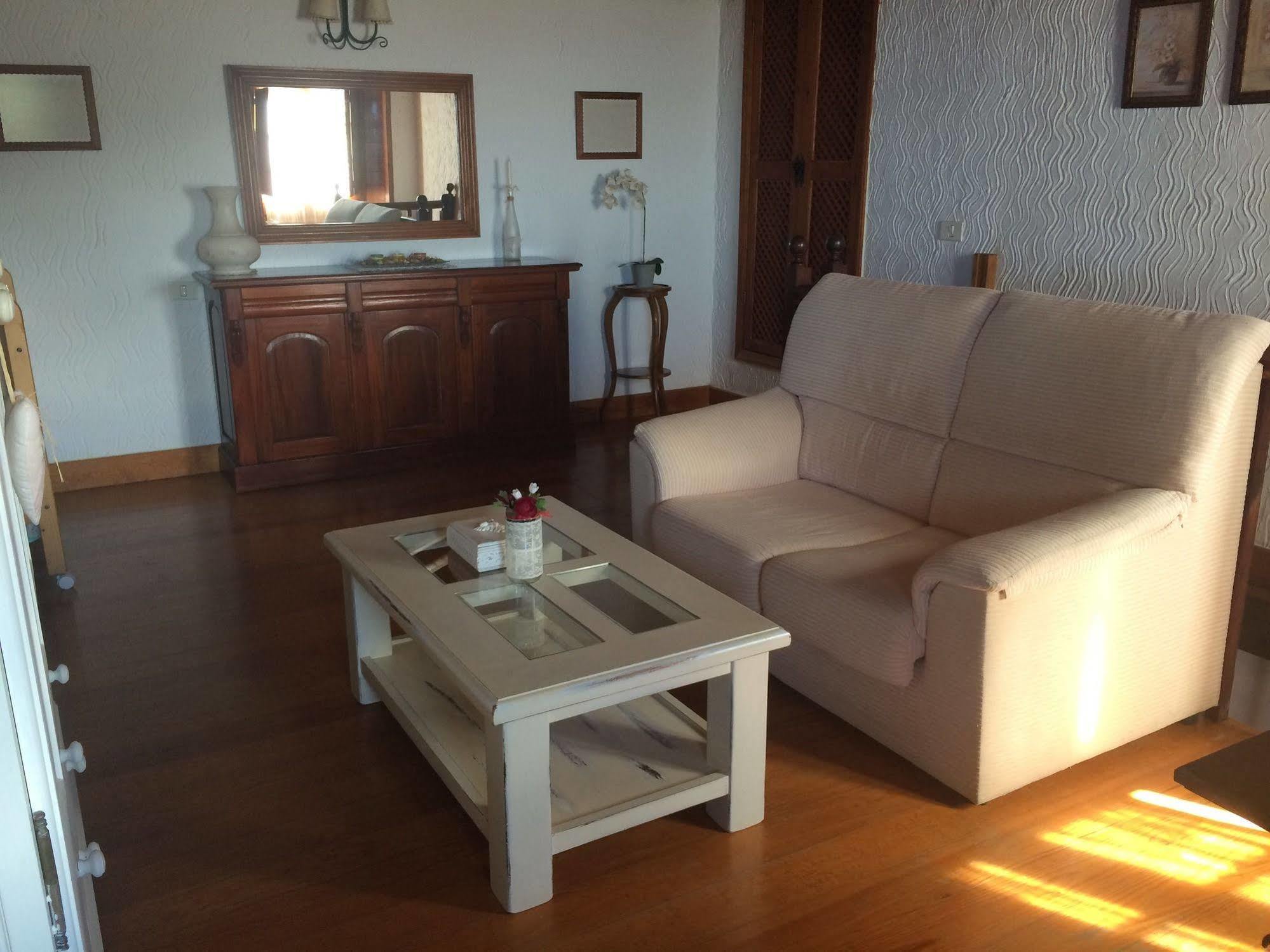 אדחה Casa Rural Tajona & Granero מראה חיצוני תמונה